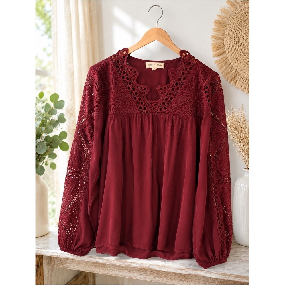 Cactus + Pearl Burgundy Crochet Lace Long Sleeve Blouse Scallop Neck Boho Small
